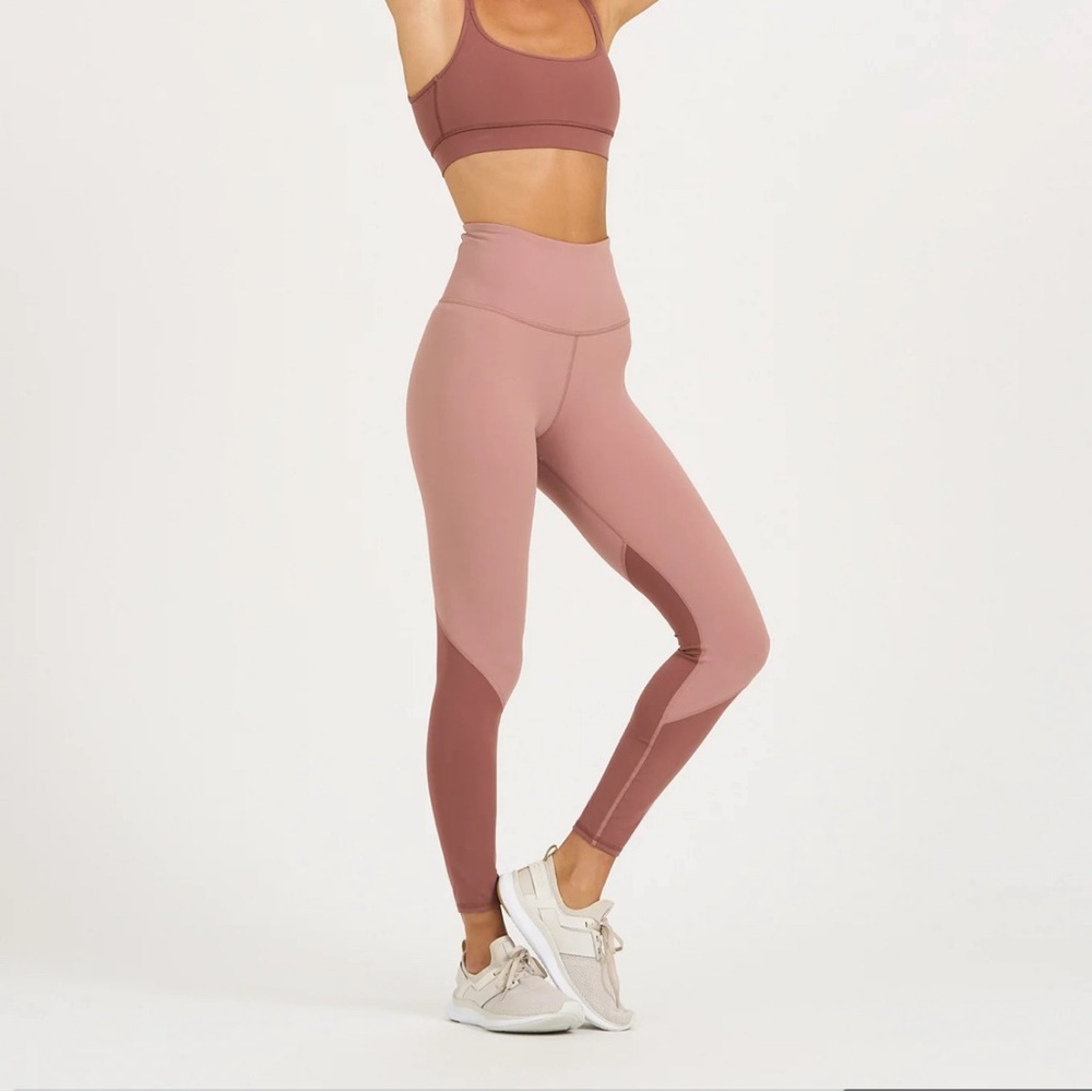 VUORI Colorblock Studio Legging size XS New with tags